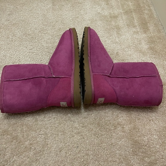 UGG Australia Classic Short Boots Size 8 Color Pink - Picture 11 of 12